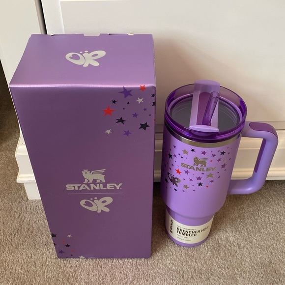 Stanley Olivia Rodrigo 40oz New signature cup purple with stars ⭐️